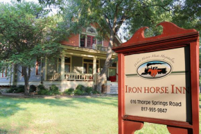 Отель Iron Horse Inn  Гранбери